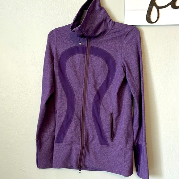 Lululemon in stride purple jacket size 4 - Picture 1 of 5